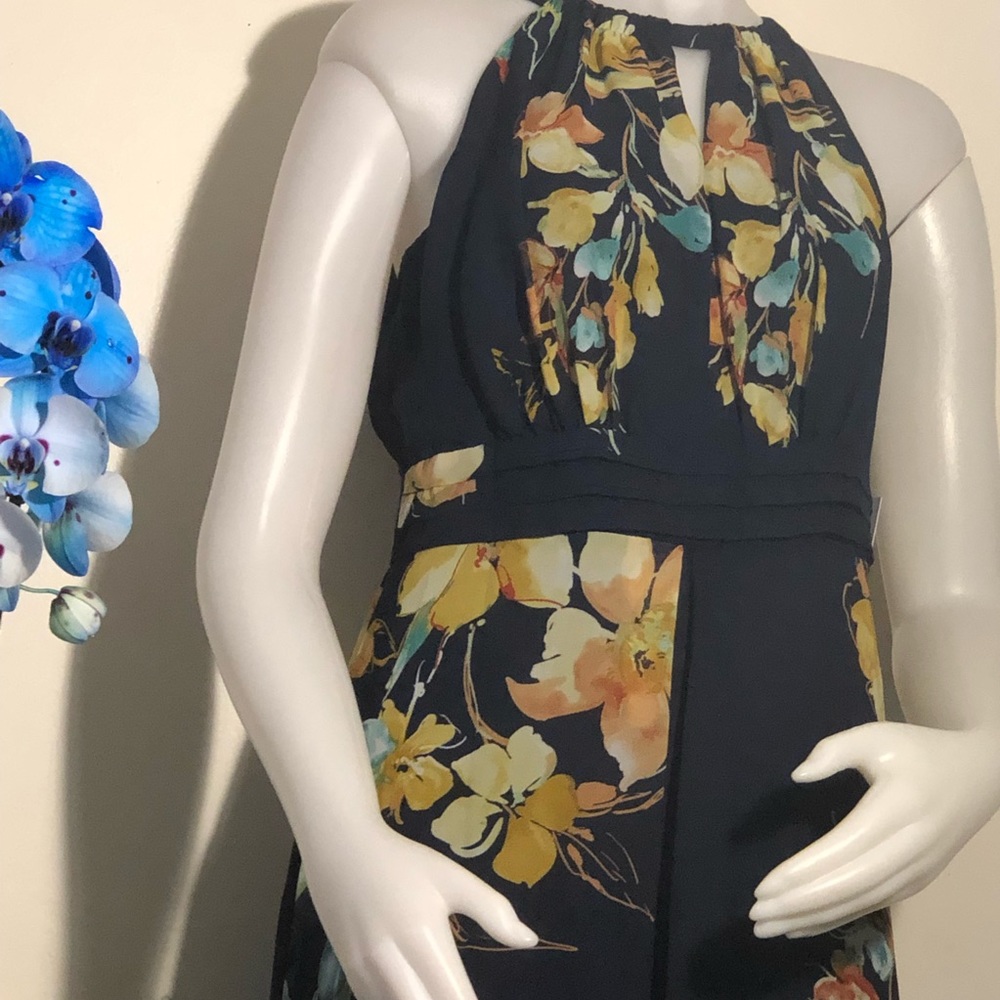 Dress - Picture 7 of 8